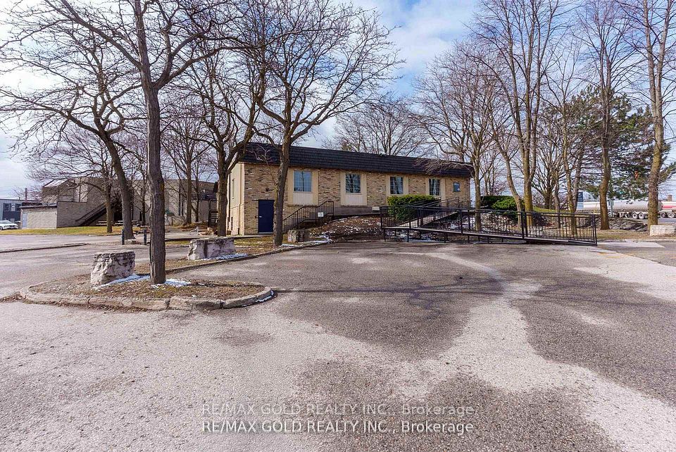 2109 Oxford Street E, London East, ON N5V 2Z9