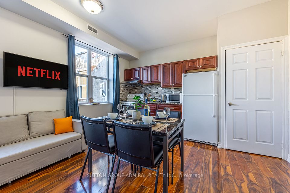 4497 Queen Street, Niagara Falls, ON L2E 2L4