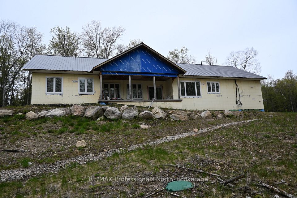 121 Loon Lake Road, Magnetawan, ON P0A 1Z0 at 121 Loon Lake Road, Magnetawan, ON P0A 1Z0, Magnetawan, ON, P0A 1Z0