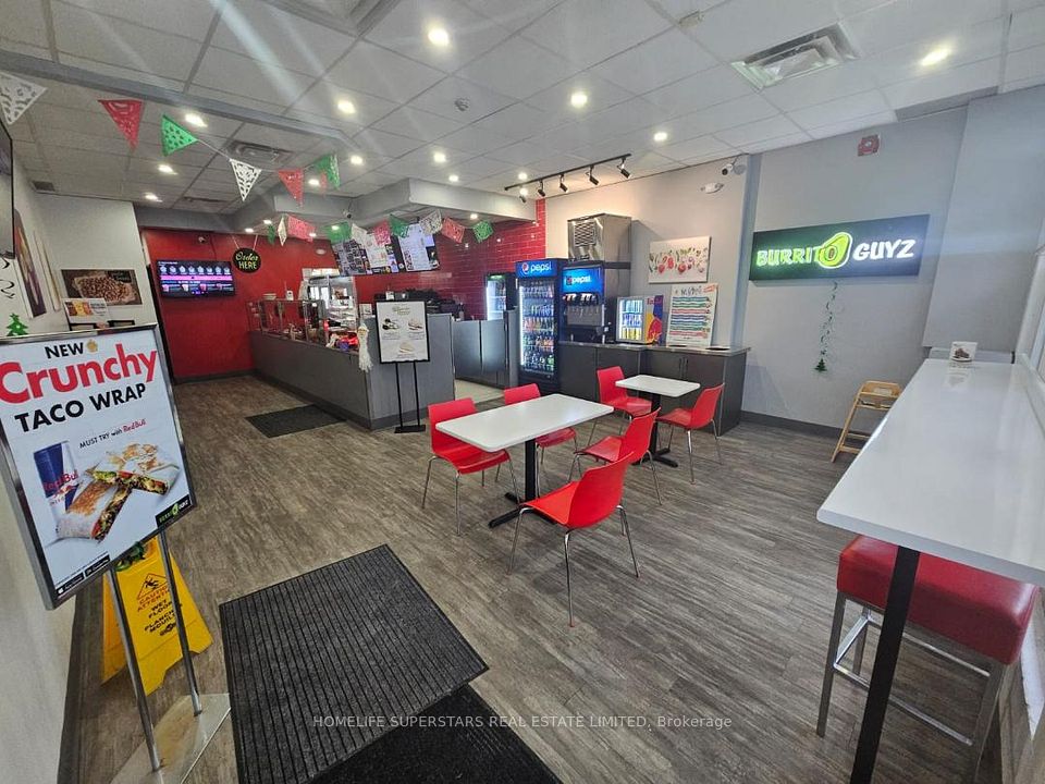 8209 Lundys Lane E, Niagara Falls, ON L2H 1H3