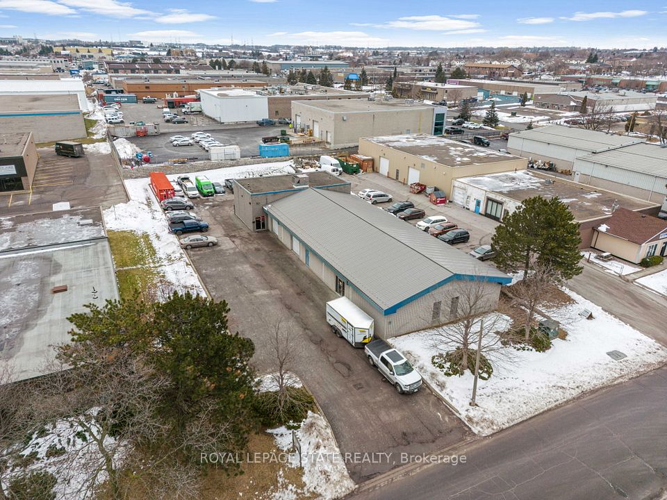 90 Hempstead Drive 1, Hamilton, ON L8W 2E7