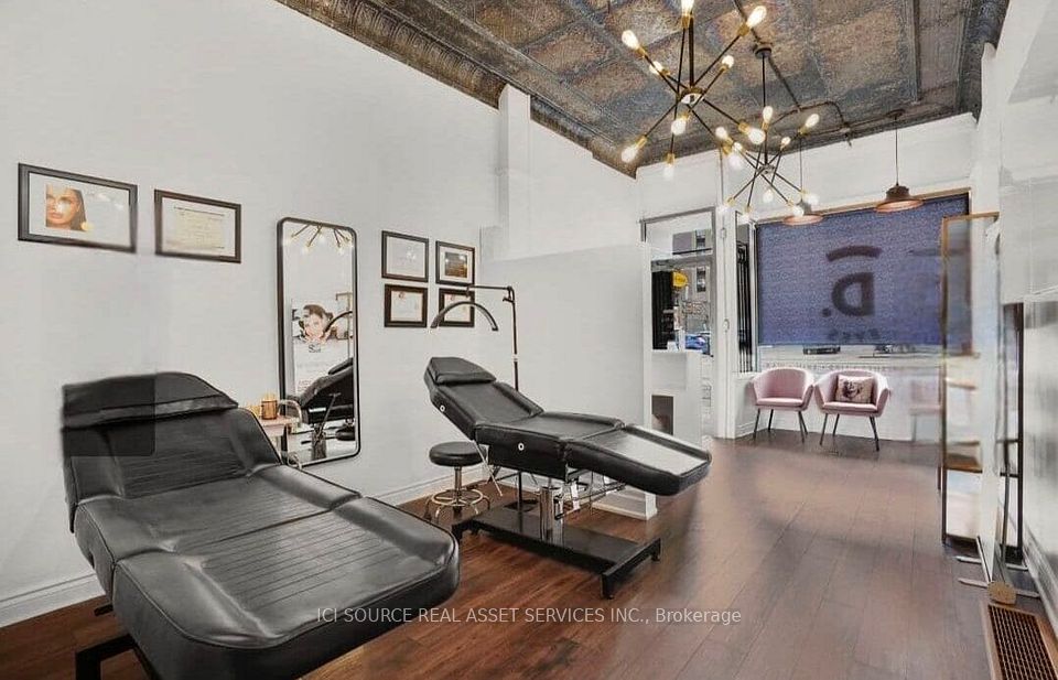 232 King Street W, Hamilton, ON L8P 1A9