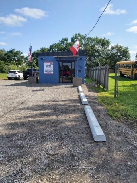 5096 Montrose Road, Niagara Falls, ON L2H 1K5