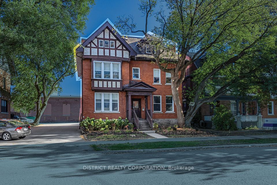 226 Argyle Avenue, Ottawa Centre, ON K2P 1B9