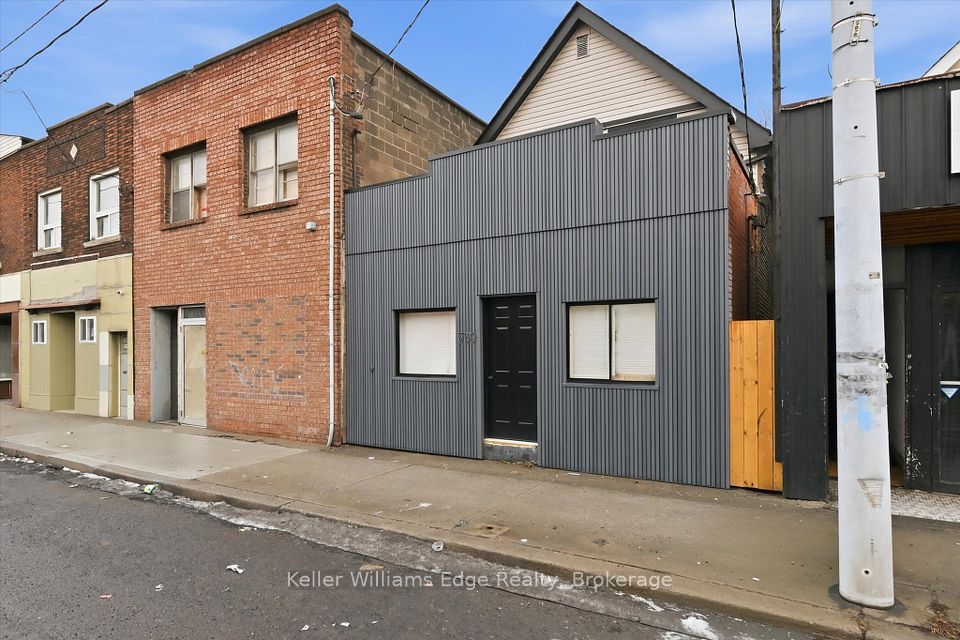 759 Barton Street E, Hamilton, ON L8L 3A9