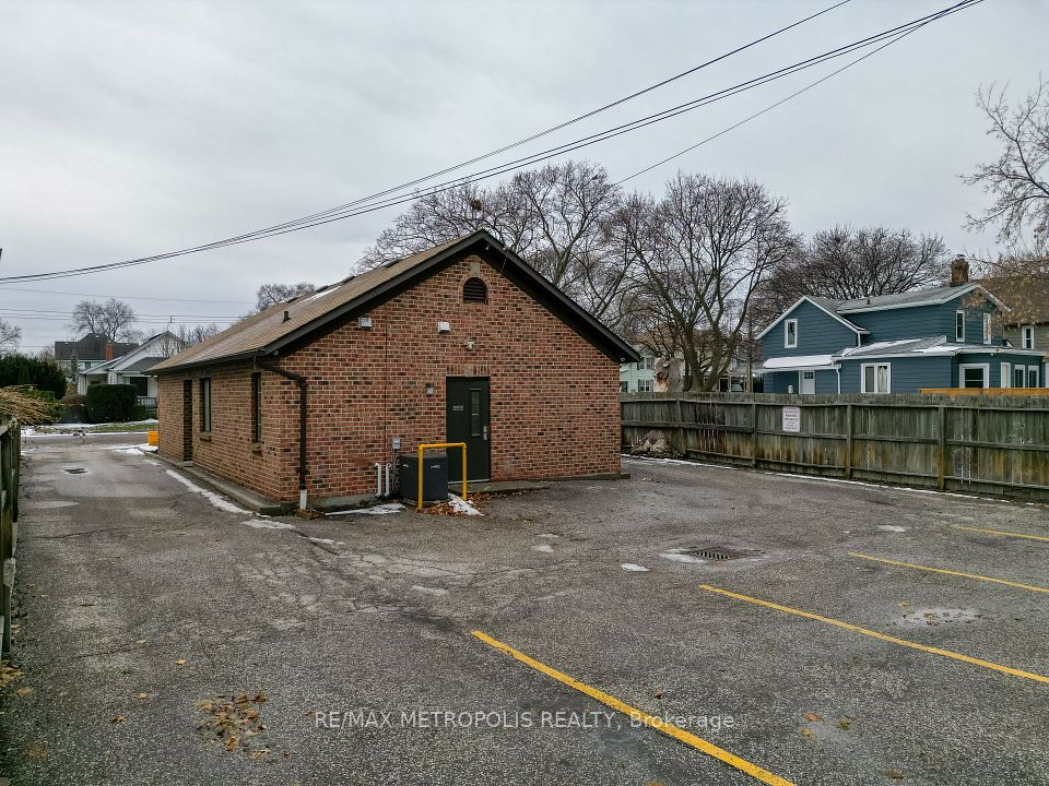 140 Cameron Street, Sarnia, ON N7T 4V8