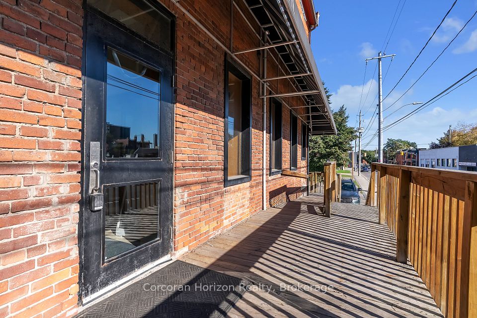 15 WELLINGTON Street N B2, Hamilton, ON L8R 1M7