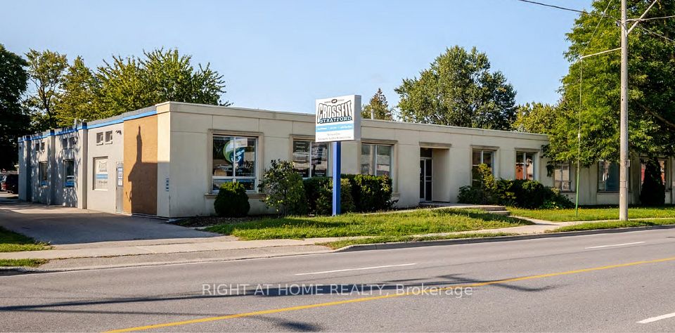 649 Ontario Street 3, Stratford, ON N5A 3J6