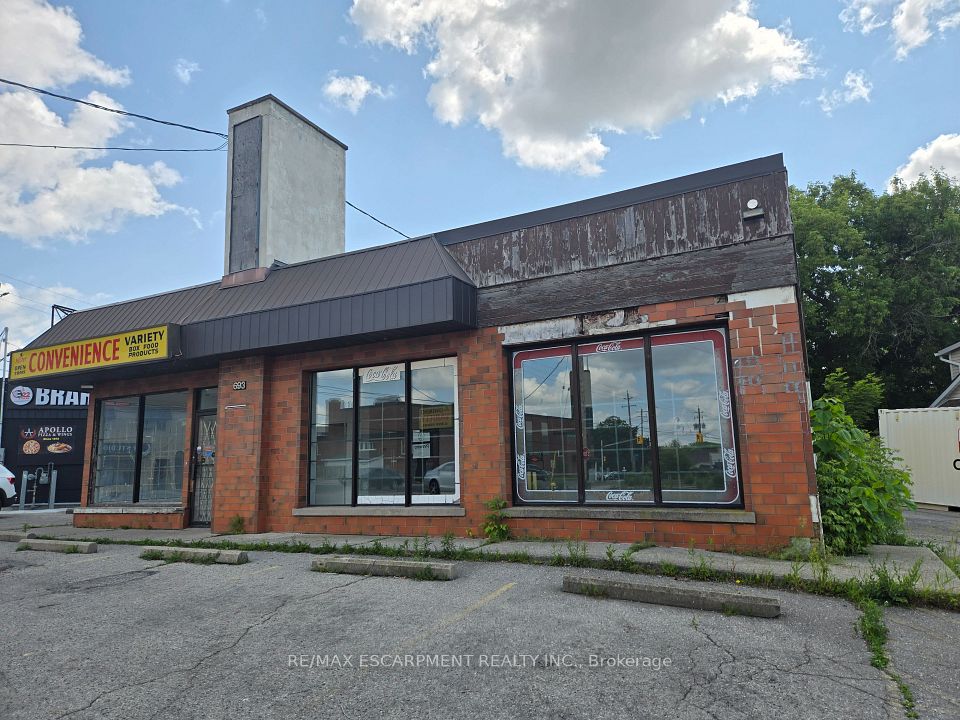 693 Hamilton Road, London East, ON N5Z 1T5