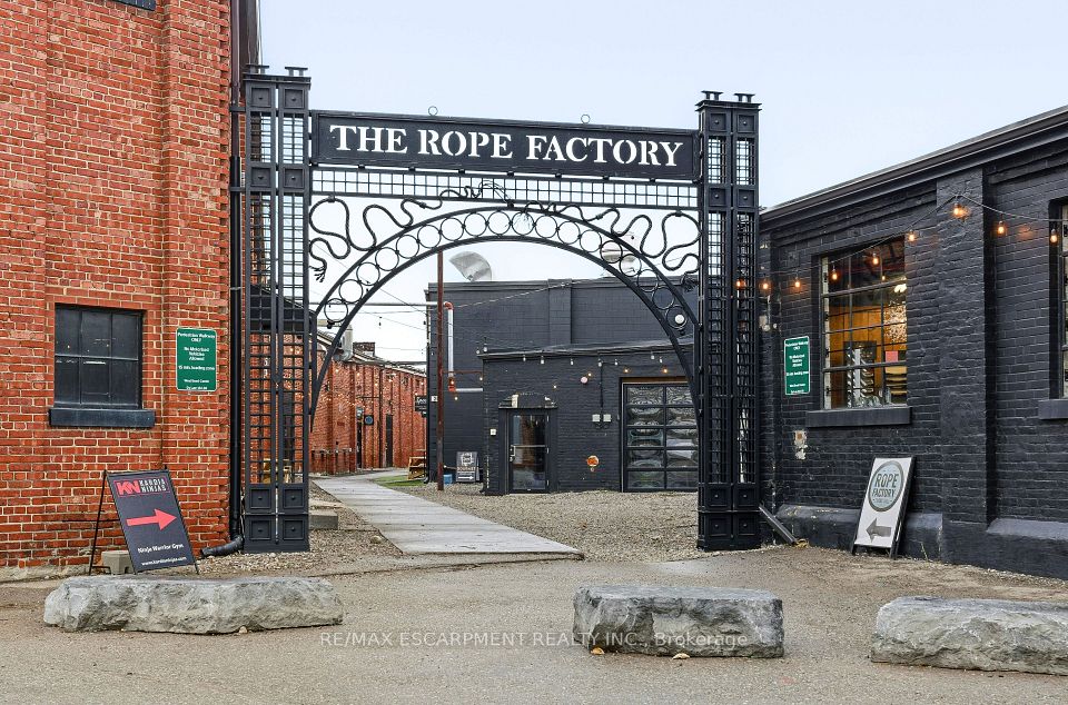 111 Sherwood Drive 24, Brantford, ON N3T 6J9