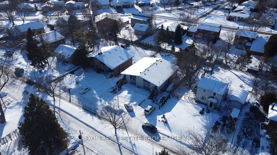 31 Montgomery Boulevard, Kingston, ON K7M 3N7