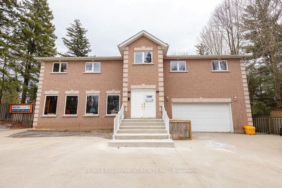 144 Wilson Street E, Hamilton, ON L9G 2B7