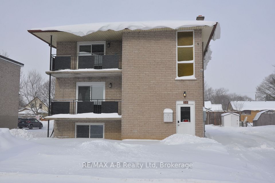 32 Oxford Street, Stratford, ON N5A 3P5