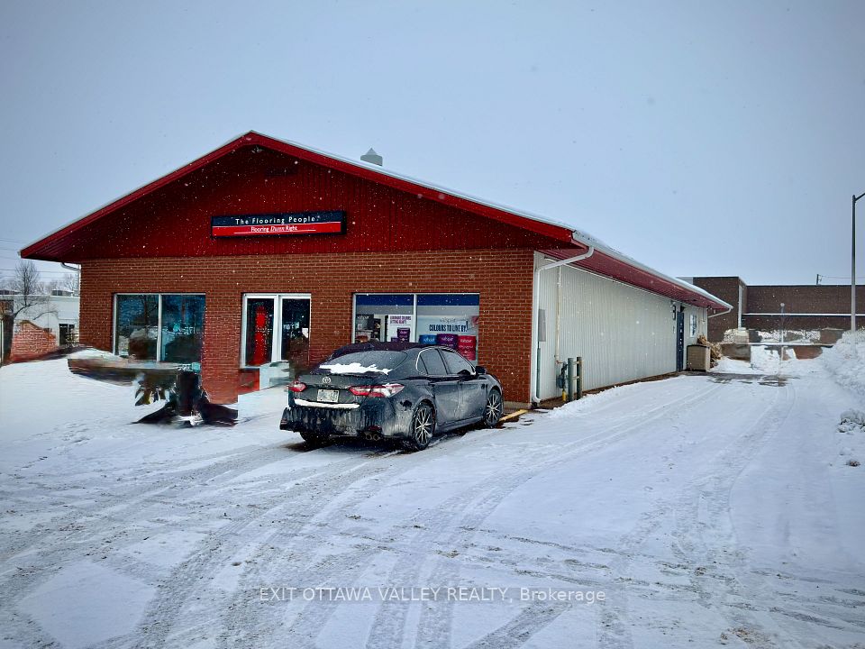 179 Agnes Street, Pembroke, ON K8A 0C7