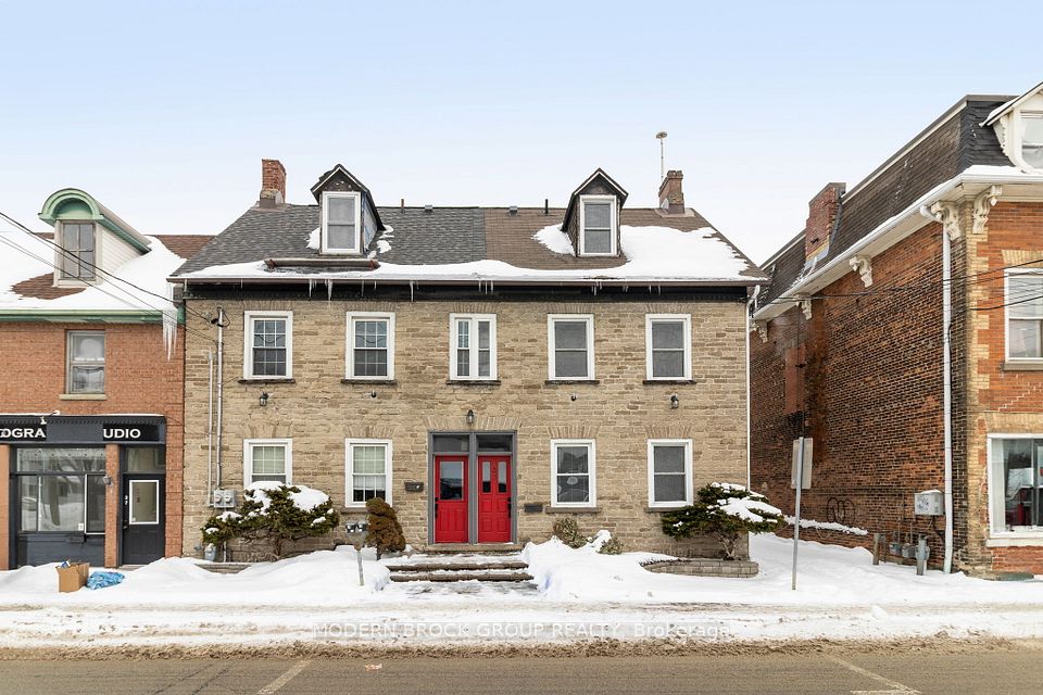 35 Perth Street, Brockville, ON K6V 5C3
