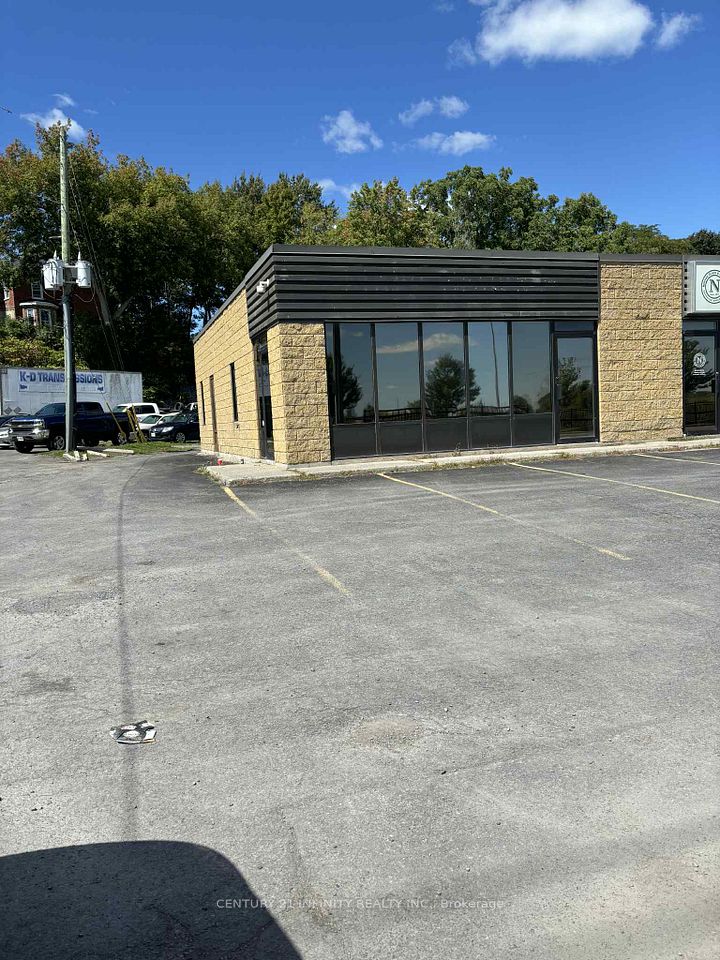 62 Dundas Street W, Belleville, ON K8P 1A3