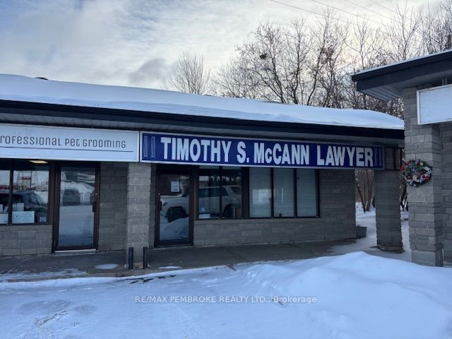 680 Pembroke Street E, Pembroke, ON K8A 3M2