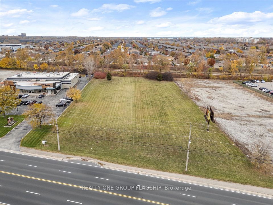 10982 Tecumseh Road E, Windsor, ON N8R 1A8