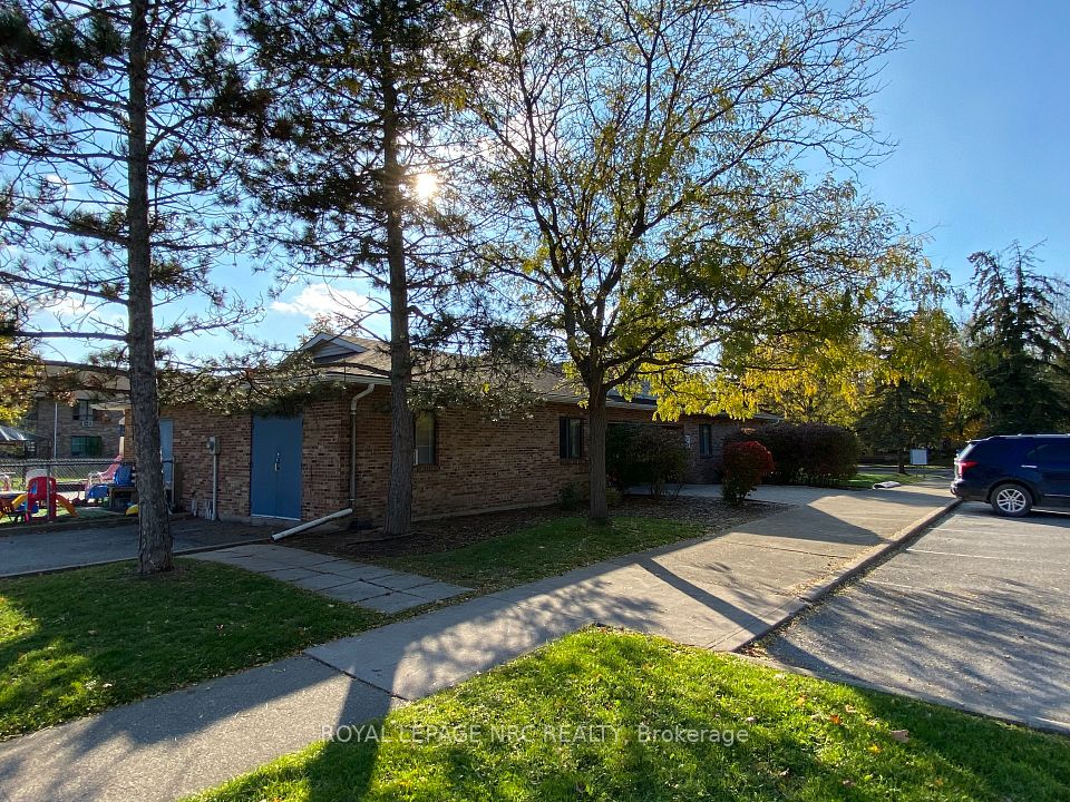 8055 Mcleod Road, Niagara Falls, ON L2H 3A4