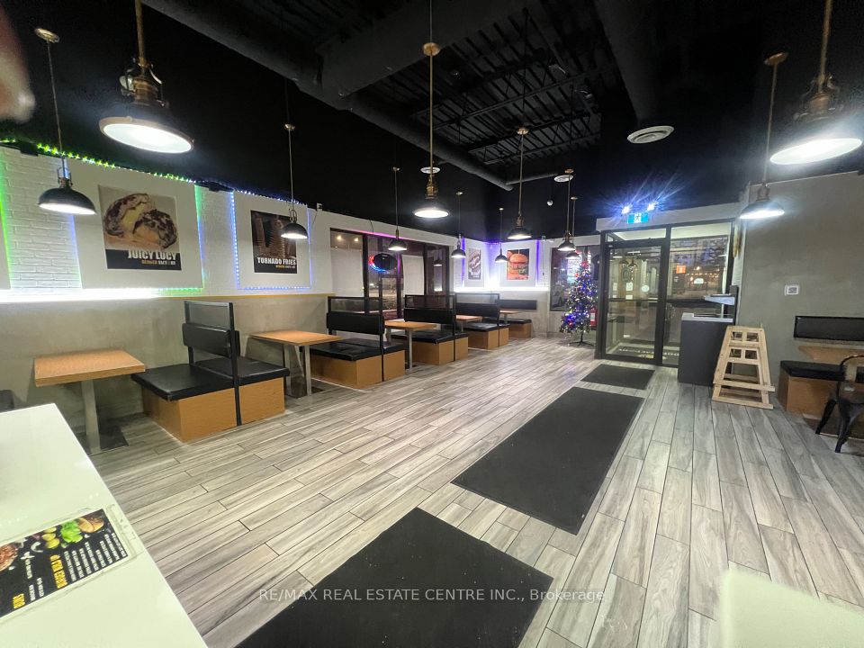 485 Silvercreek Parkway N 13, Guelph, ON N1H 7K5