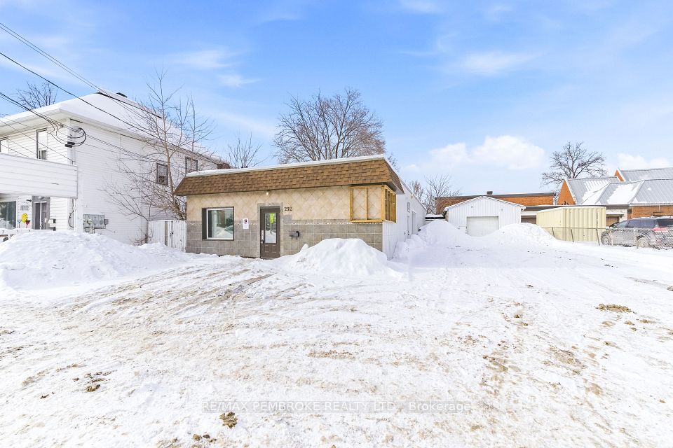 292 Trafalgar Road, Pembroke, ON K8A 5A8