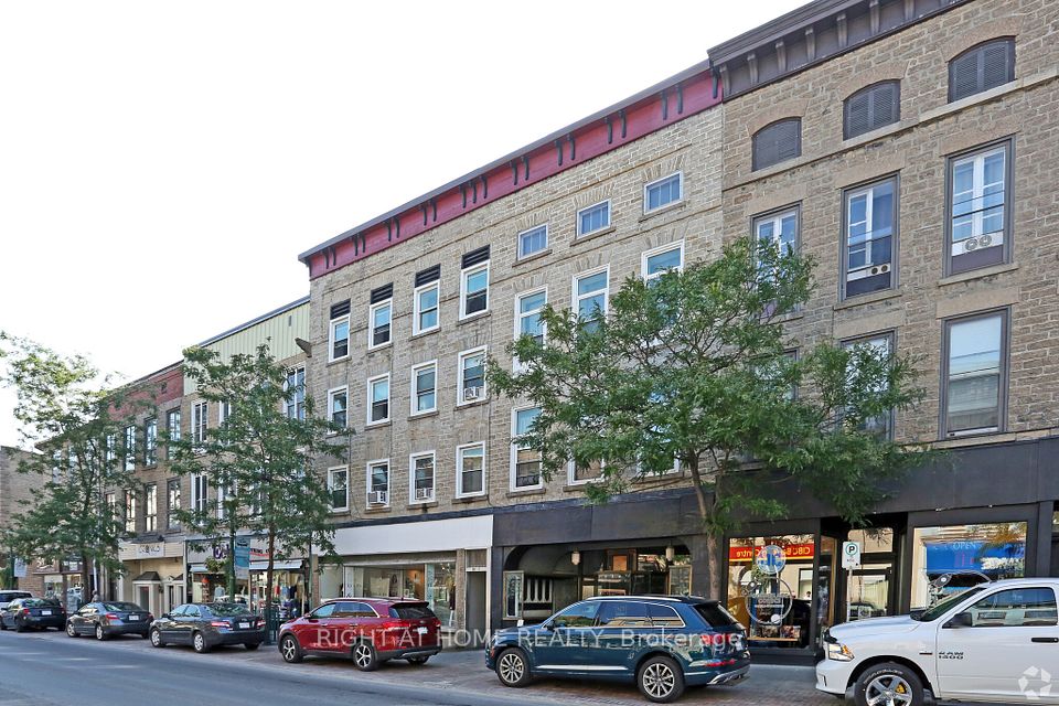 93 King Street W, Brockville, ON K6V 3R1