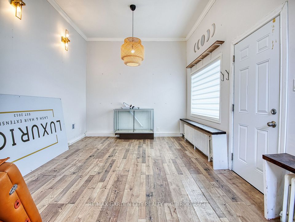 144 Welland Avenue, St. Catharines, ON L2R 2N6