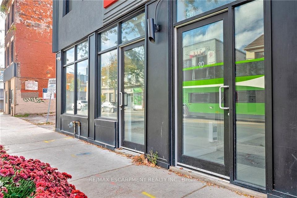 90 John Street S, Hamilton, ON L8N 2C1