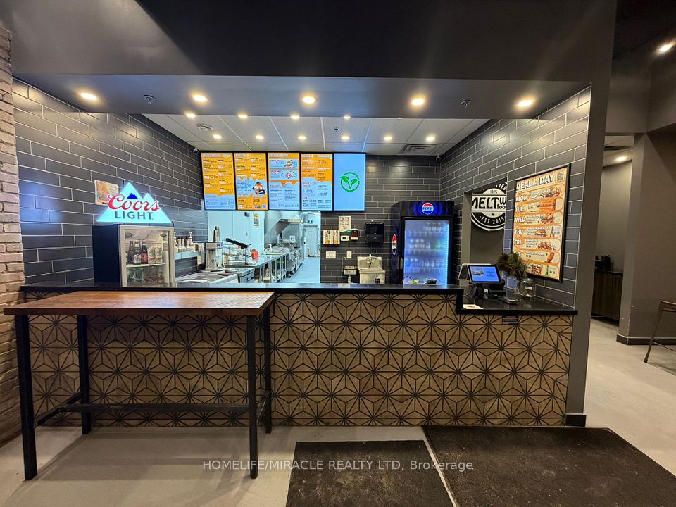 218 Silvercreek Parkway N 12, Guelph, ON N1H 8E8