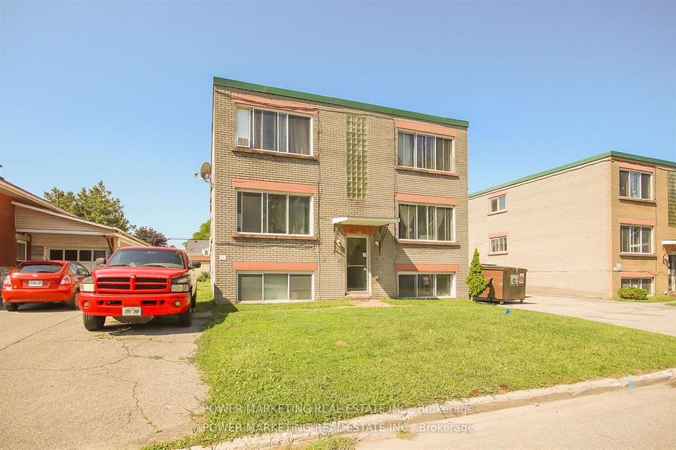 656 DE L'EGLISE Street, Vanier and Kingsview Park, ON K1K 3K2