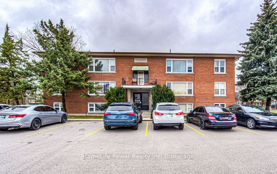 15 Floral Crescent, Kitchener, ON N2G 3B3