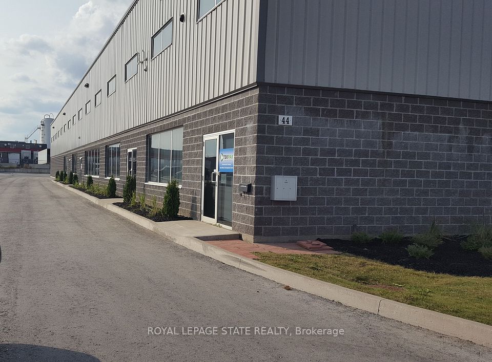 44 Ditton Road, Hamilton, ON L8W 0A9