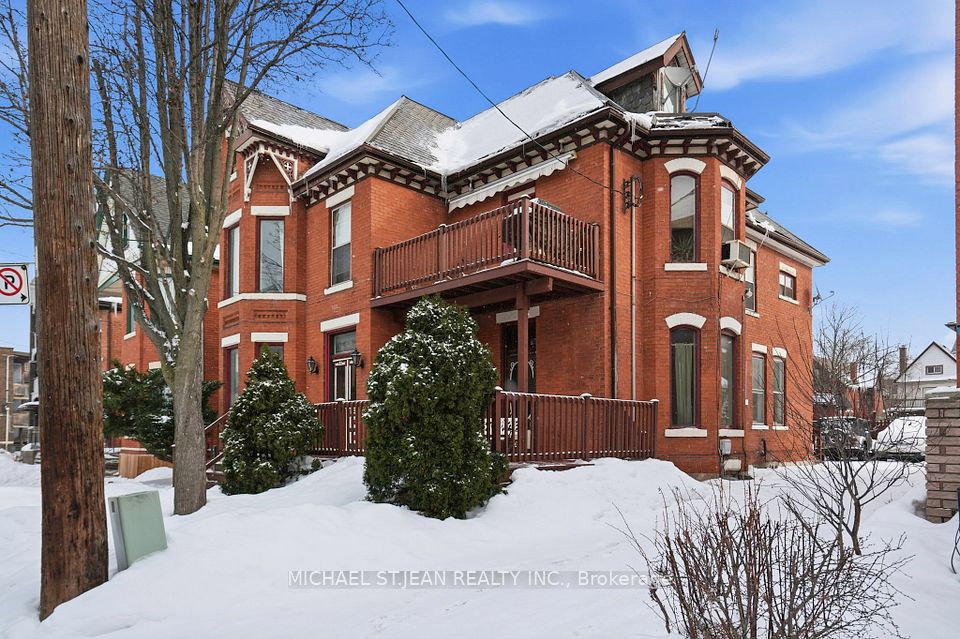 27 Ontario Avenue, Hamilton, ON L8N 2X1
