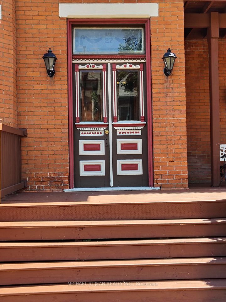 27 Ontario Avenue, Hamilton, ON L8N 2X1