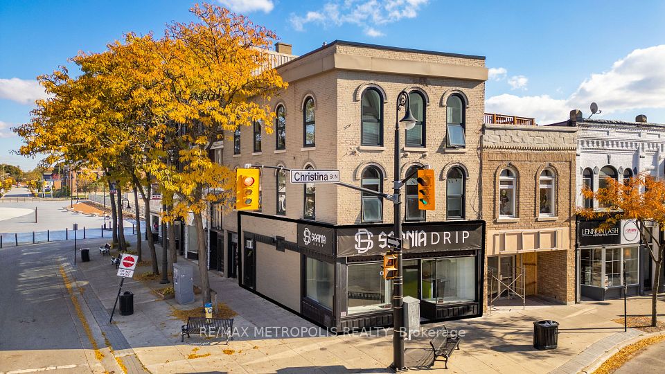 192 Christina Street N, Sarnia, ON N7T 5T9