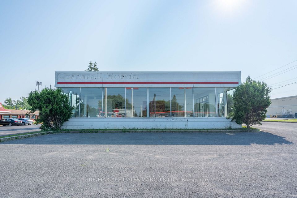 1200 Brookdale Avenue N, Cornwall, ON K6J 4P4