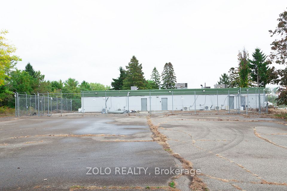 380 Hardy Road, Brantford, ON N3T 5L8