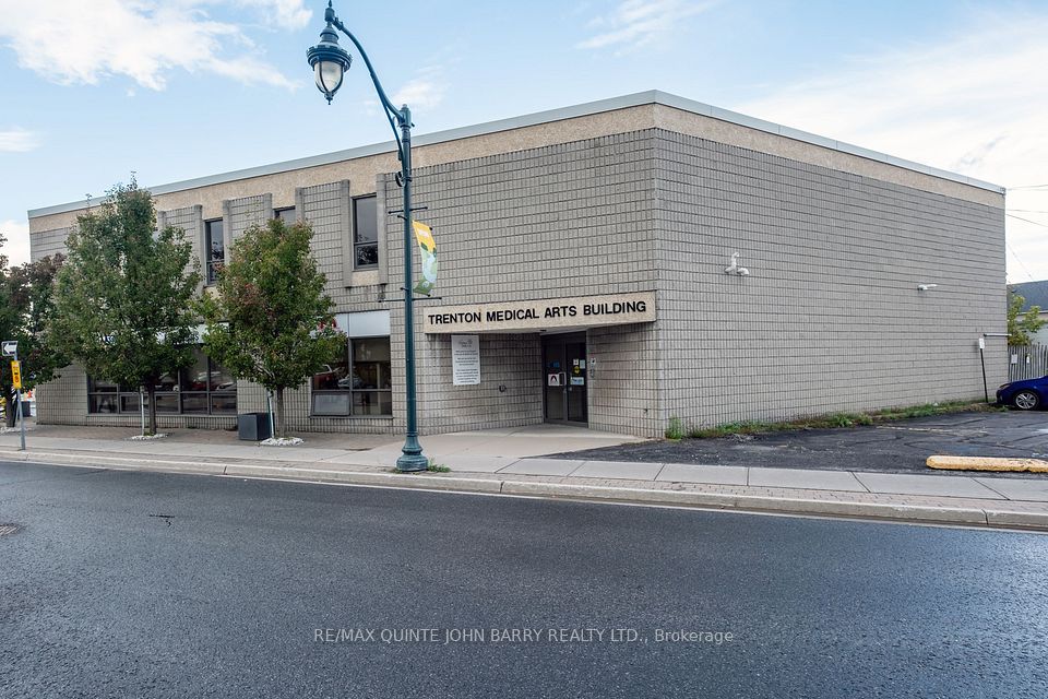 30 King Street 201, Quinte West, ON K8V 6B1