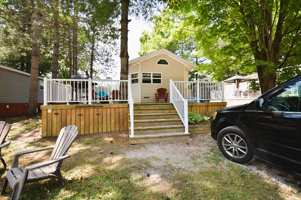 1082 Shamrock Marina Road 62, Gravenhurst, ON P0E 1N0 at 1082 Shamrock Marina Road 62, Gravenhurst, ON P0E 1N0, Gravenhurst, ON, P0E 1N0