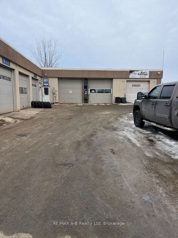 243 E 9th Avenue E, Owen Sound, ON N4K 5N6