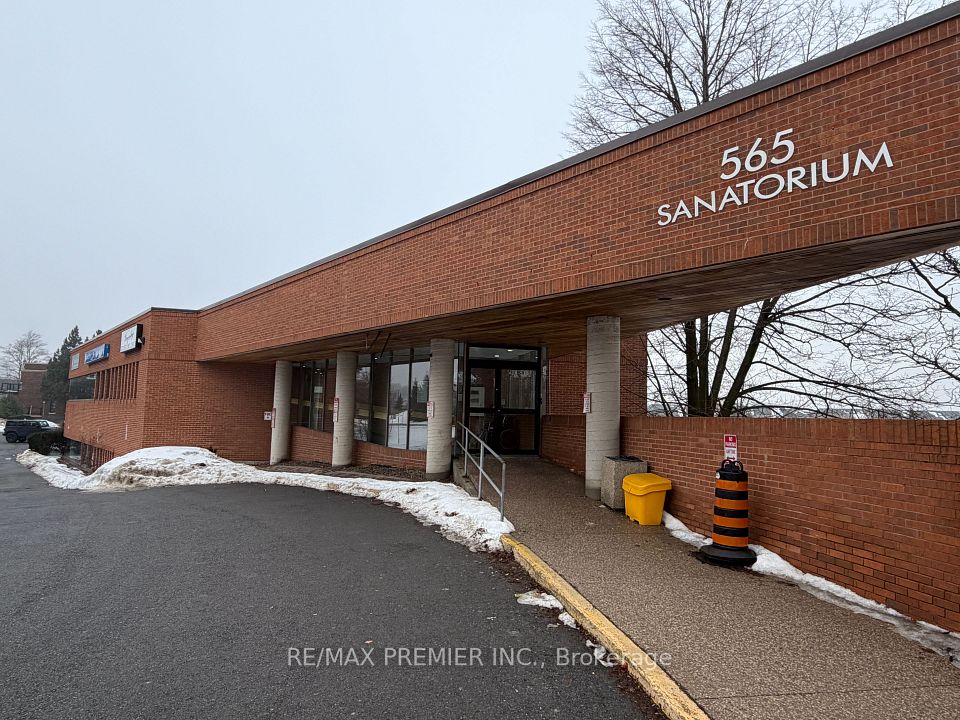 565 Sanatorium Road 204-01, Hamilton, ON L9C 7N4