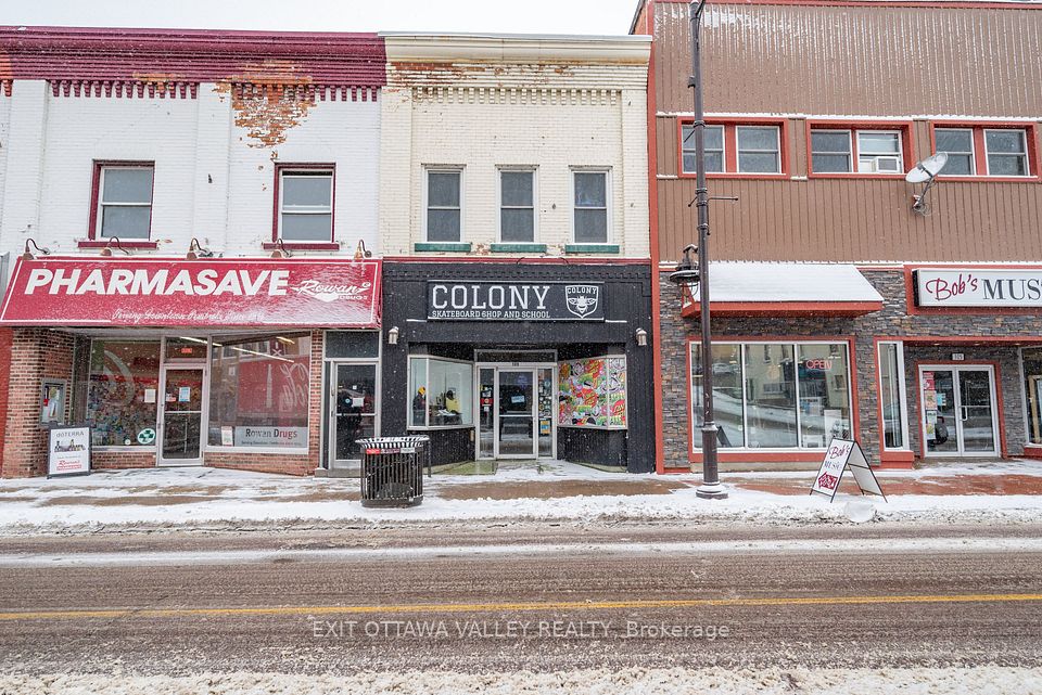 109 Pembroke Street W, Pembroke, ON K8A 5M7