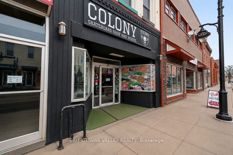 109 Pembroke Street W, Pembroke, ON K8A 5M7