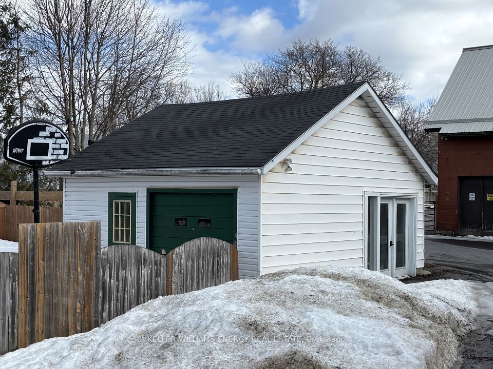58 Picton Main Street Unit B, Prince Edward County, ON K0K 2T0