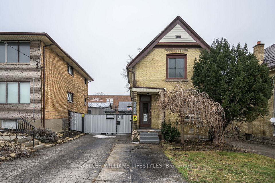 1233 Dundas Street, London East, ON N5W 3B1