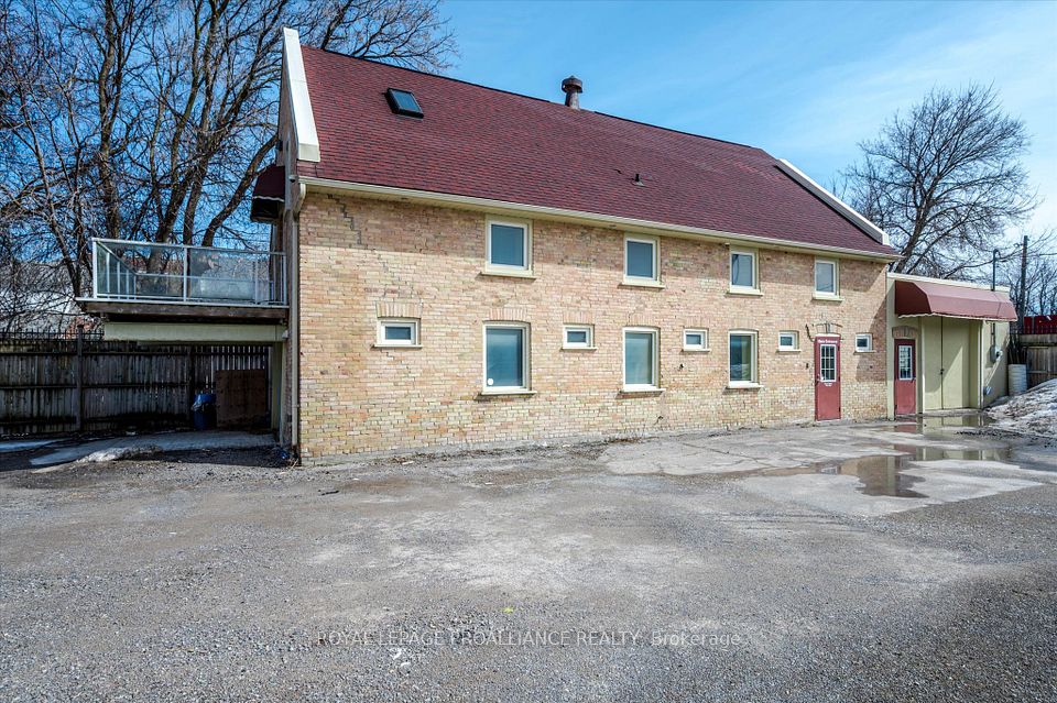 255 McDonnel Street S Upper Unit, Peterborough, ON K9H 2W2