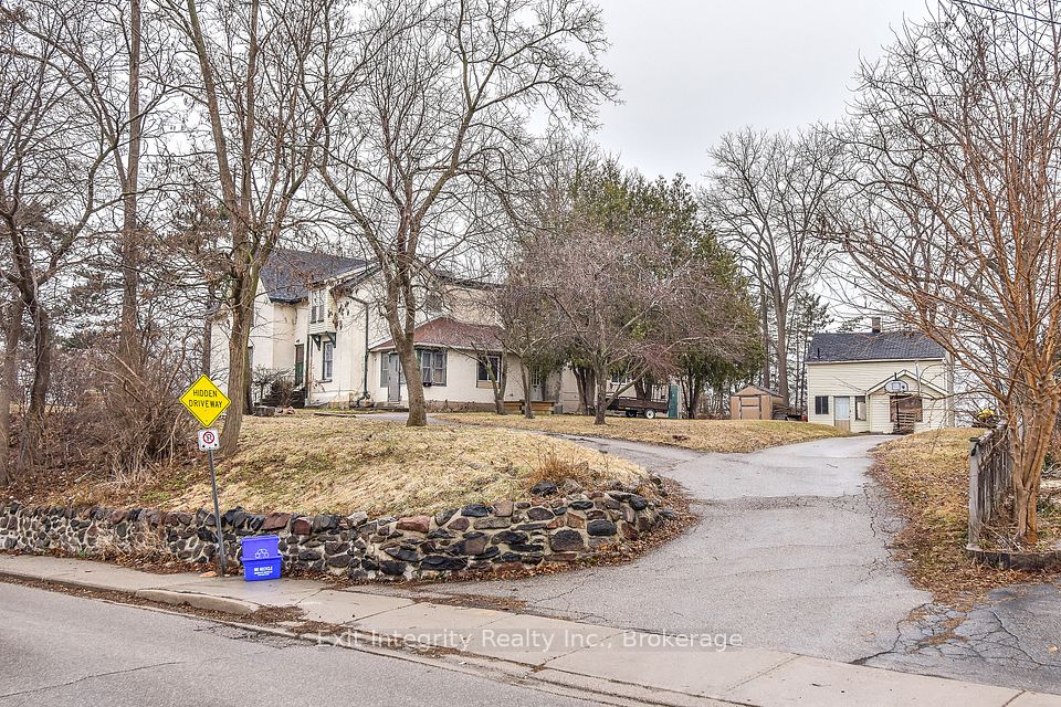 20 Elliott Street, Cambridge, ON N1R 2J2