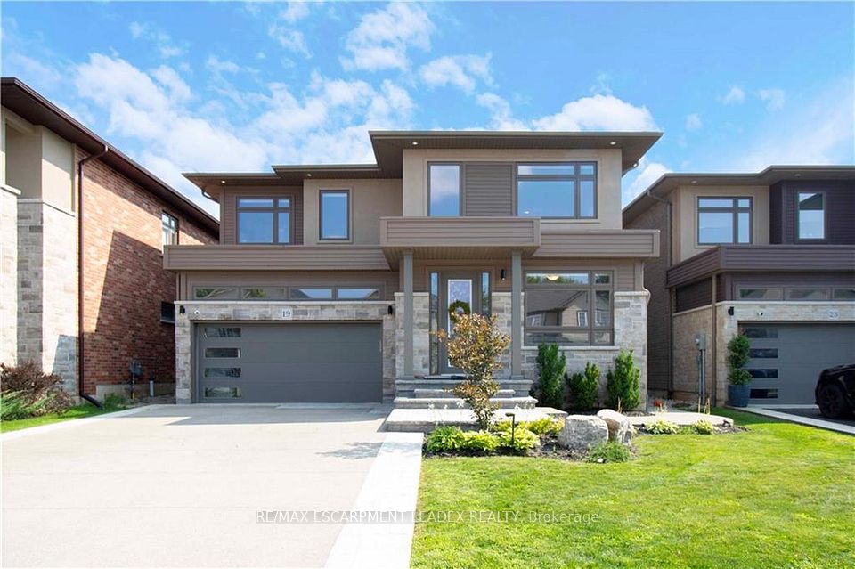 19 SECINARO Avenue, Hamilton, ON L9G 0C6 at 19 SECINARO Avenue, Hamilton, ON L9G 0C6, Hamilton, ON, L9G 0C6
