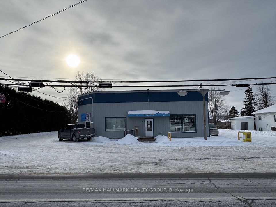 33 Queen St Street, North Stormont, ON K0A 1R0