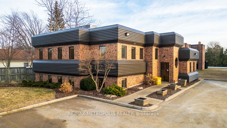 2695 Hamilton Road, Sarnia, ON N0N 1C0